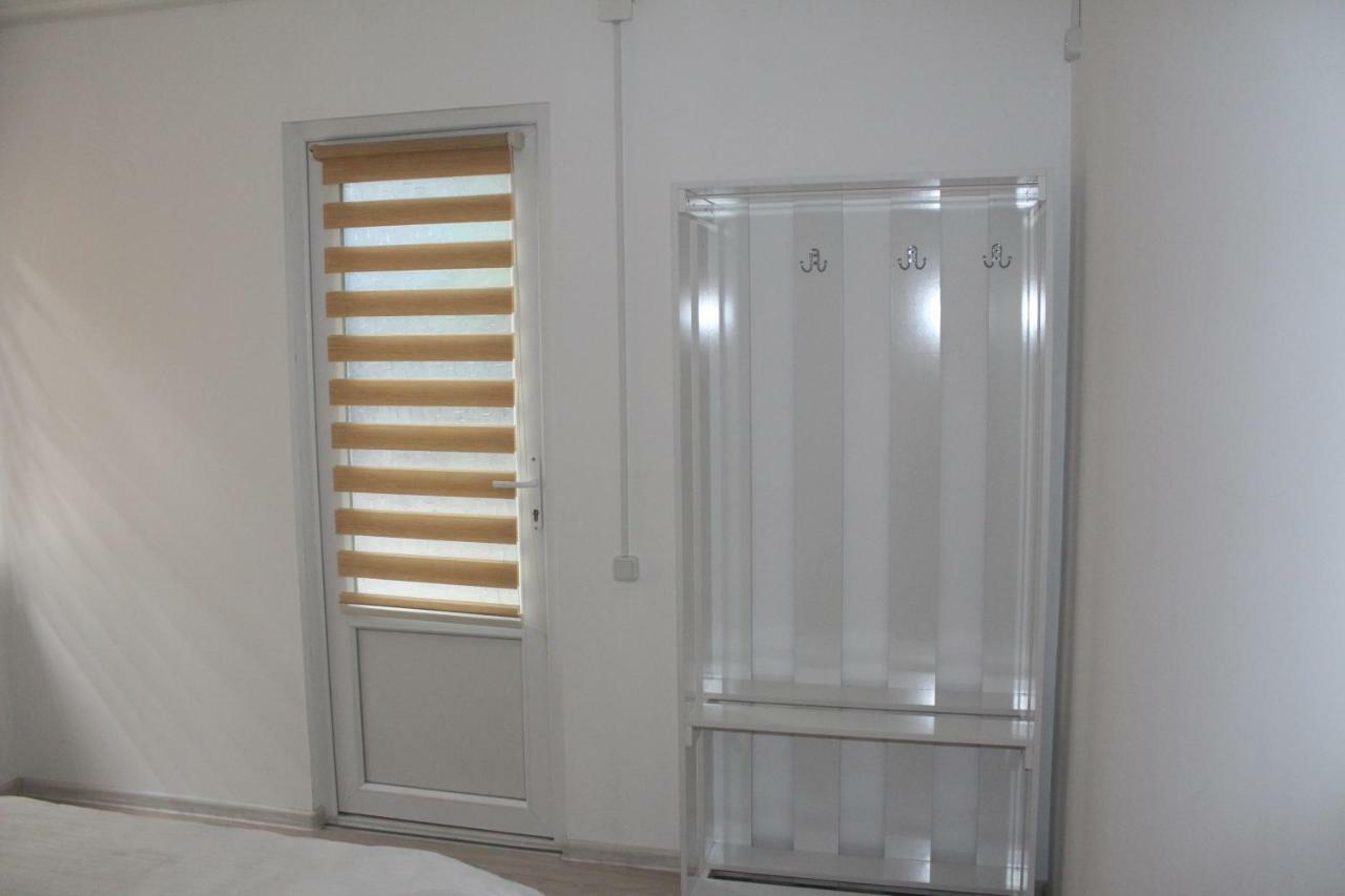 Park Hostel 奥什 外观 照片